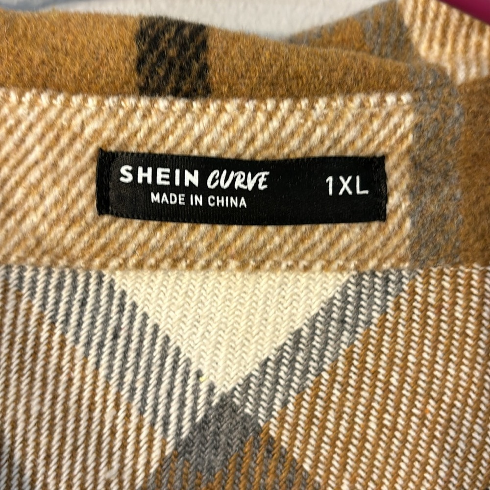 Plus Shacket - Picture 2 of 5
